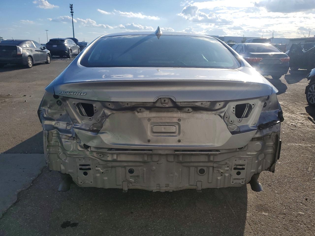 2020 HONDA ACCORD LX photo 6