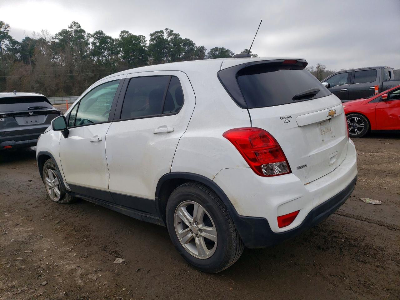 2022 CHEVROLET TRAX LS photo 4