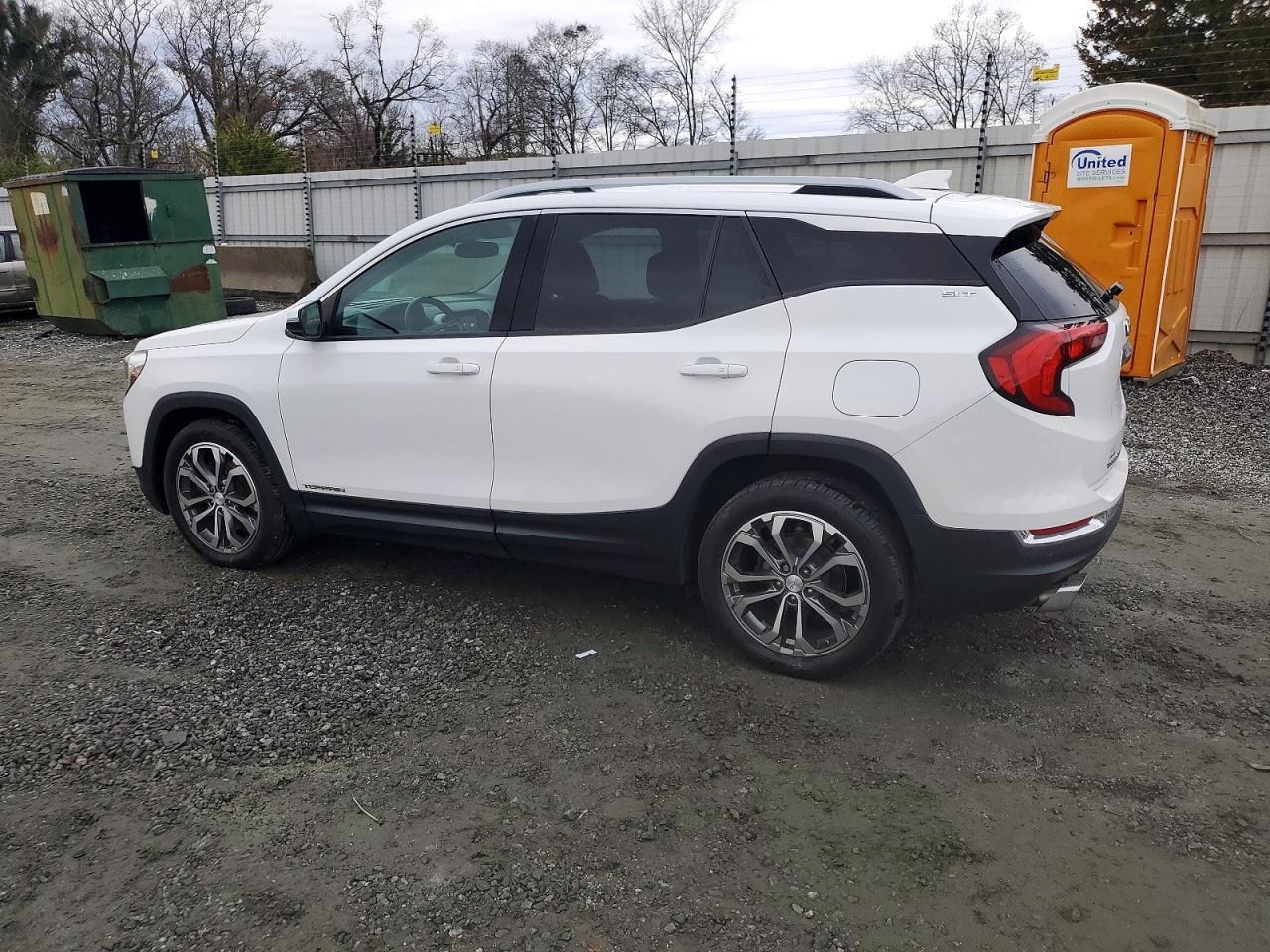 2019 GMC TERRAIN SLT photo 3