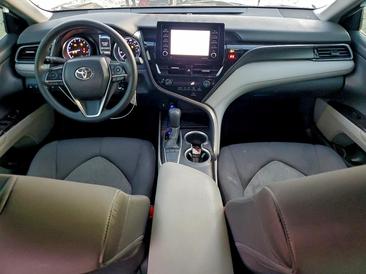 2022 TOYOTA CAMRY LE photo 8