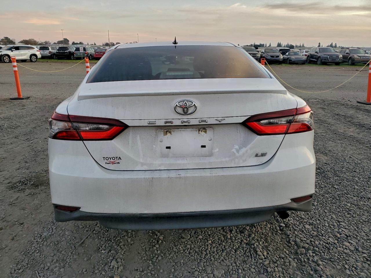 2022 TOYOTA CAMRY LE photo 6