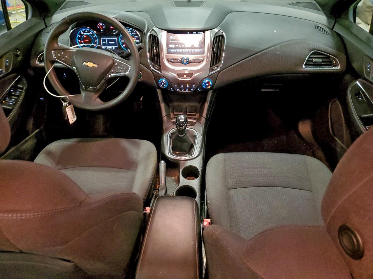 2017 CHEVROLET CRUZE LT photo 8