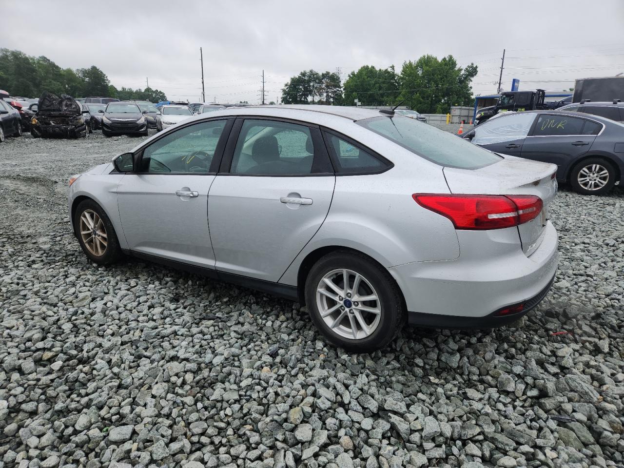 2018 FORD FOCUS SE photo 2