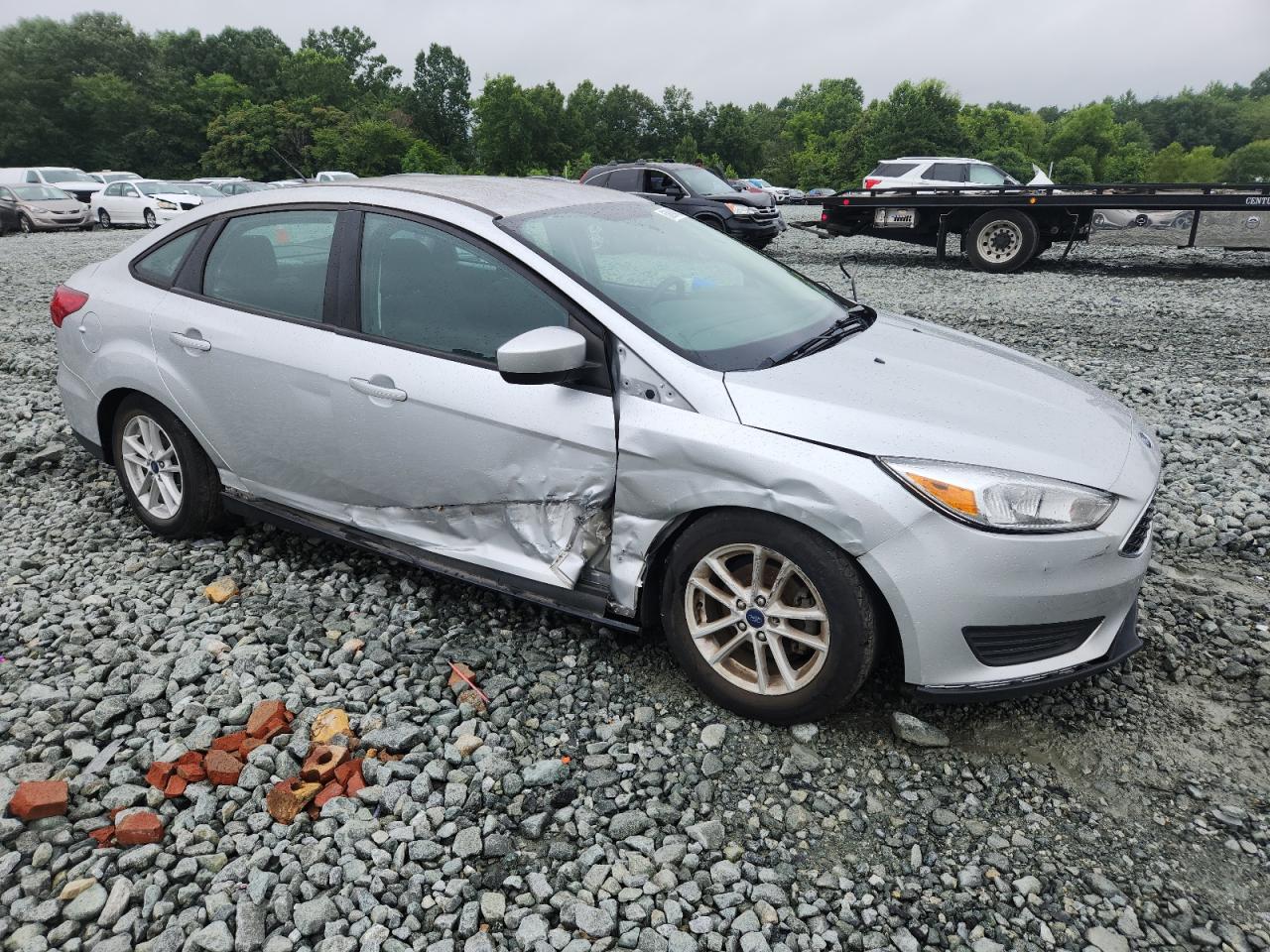 2018 FORD FOCUS SE photo 4