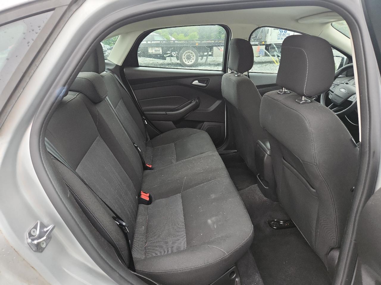 2018 FORD FOCUS SE photo 10