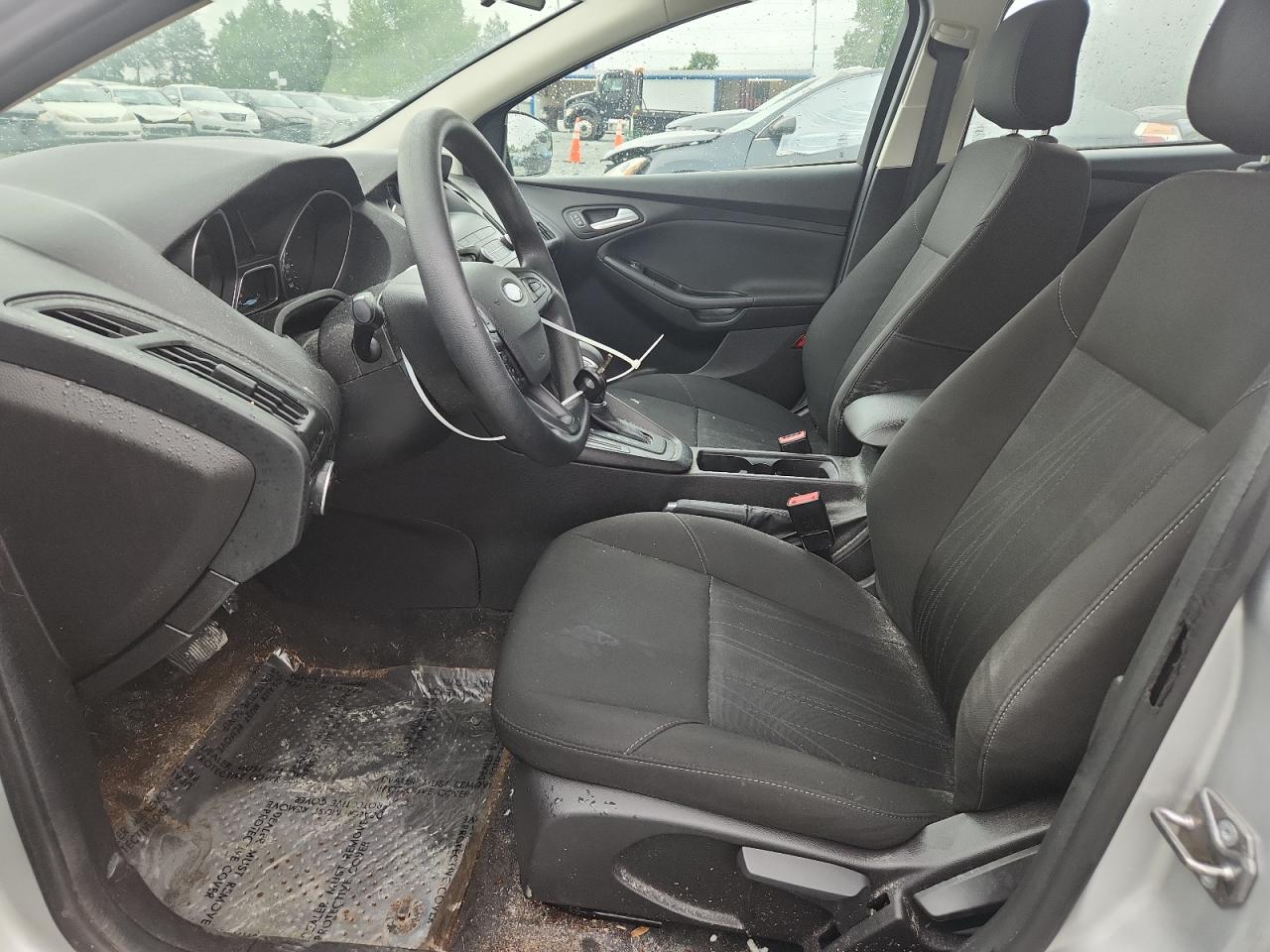 2018 FORD FOCUS SE photo 7