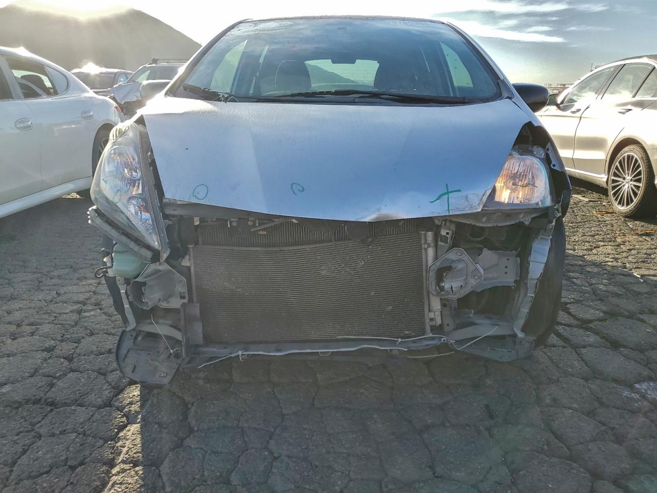 2011 HONDA FIT photo 5