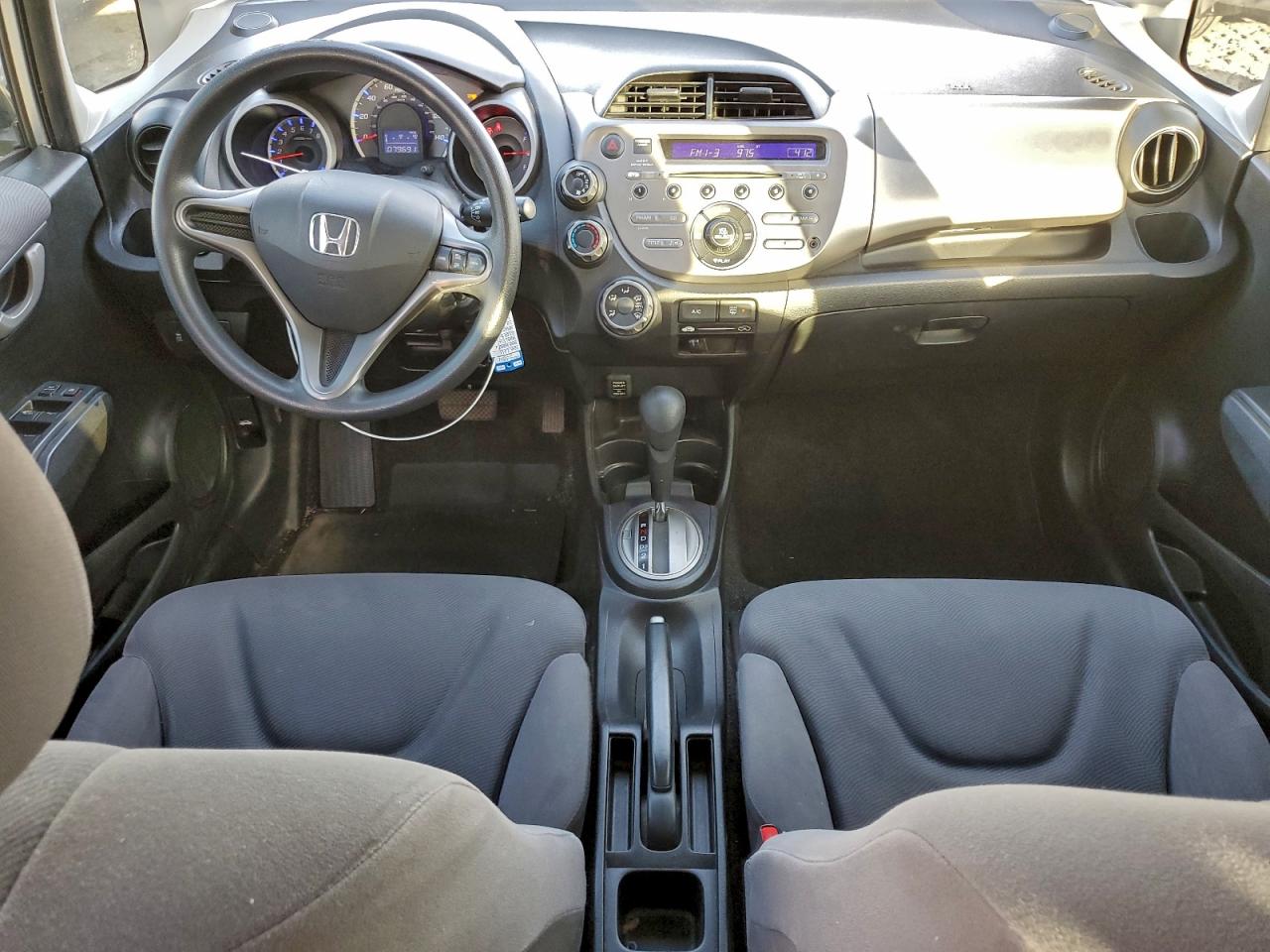 2011 HONDA FIT photo 8