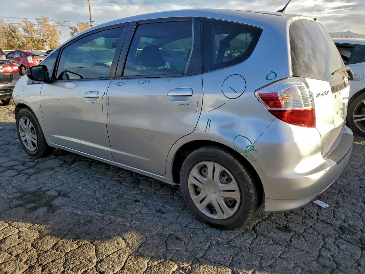 2011 HONDA FIT photo 2