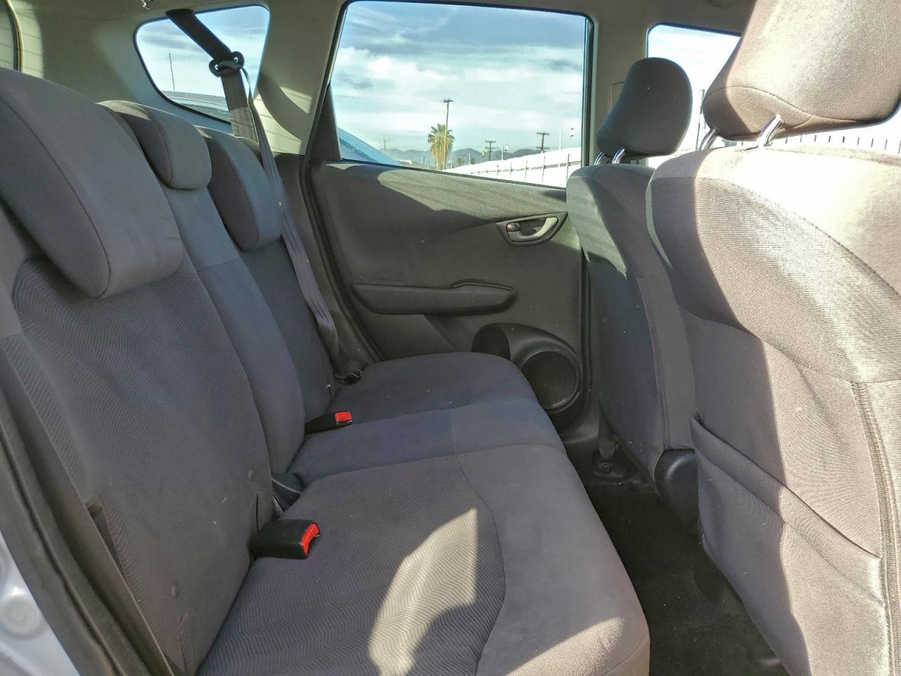 2011 HONDA FIT photo 10