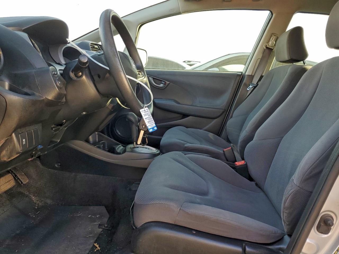 2011 HONDA FIT photo 7