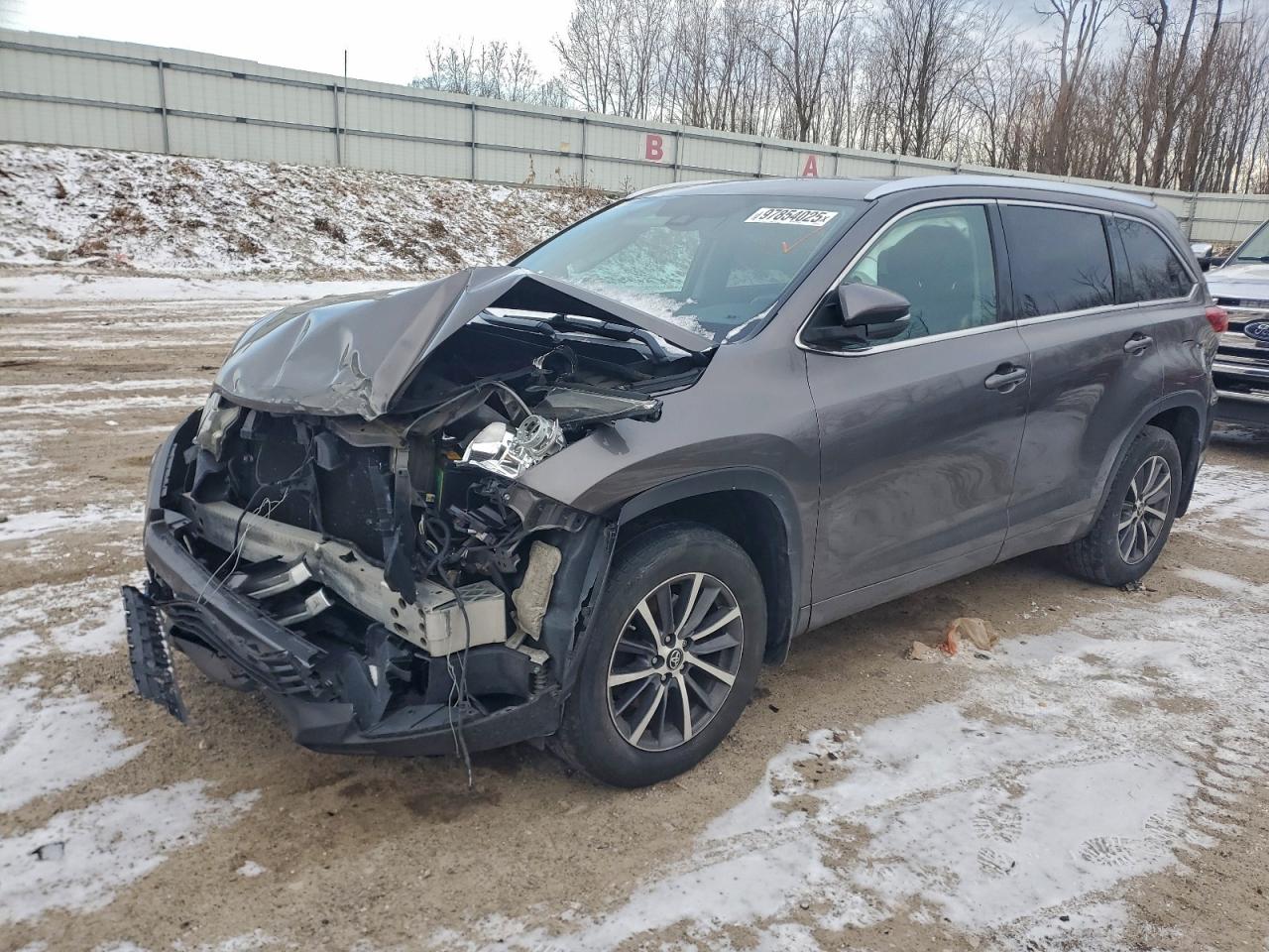 2017 TOYOTA HIGHLANDER