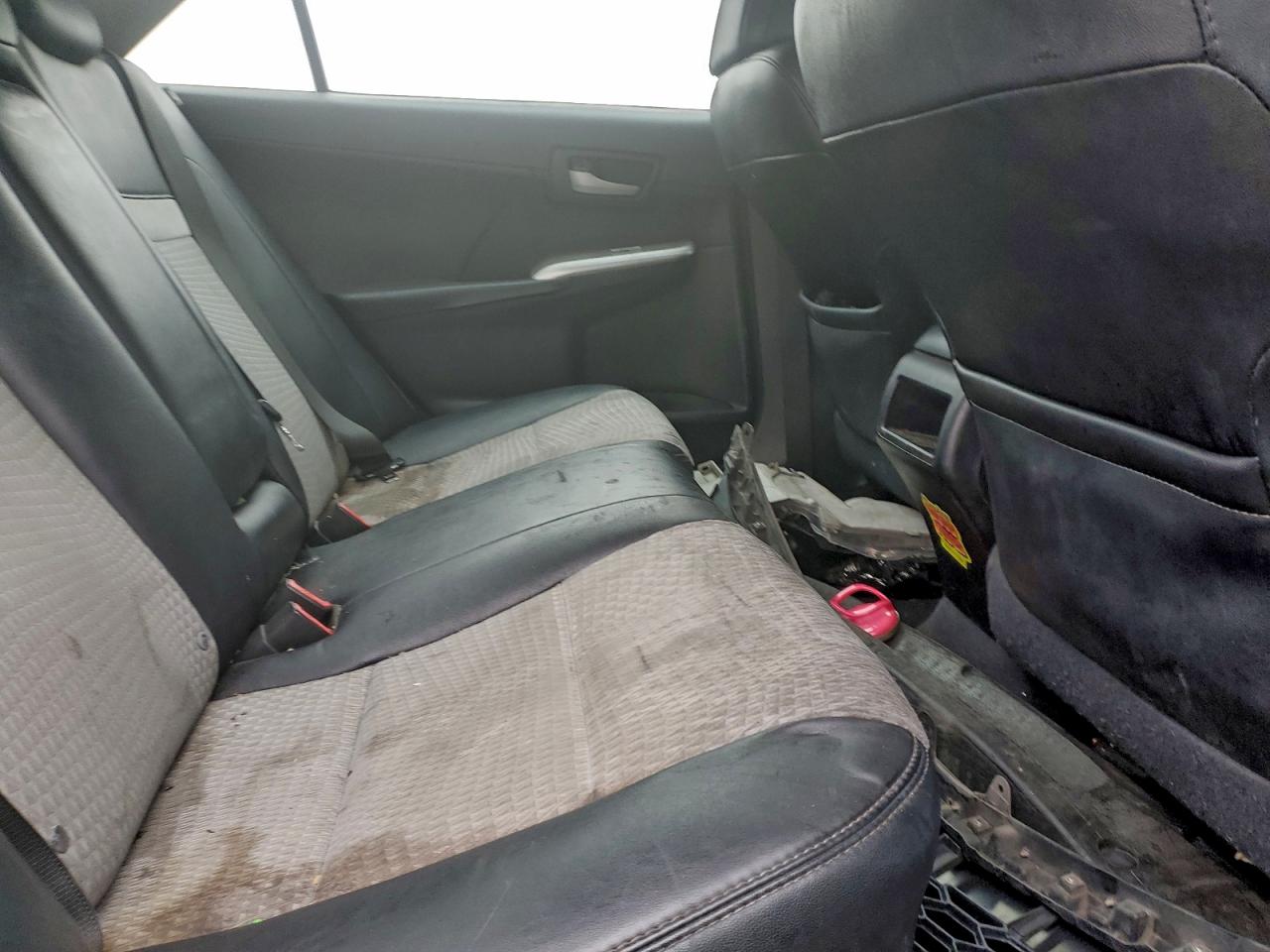 2014 TOYOTA CAMRY L photo 10