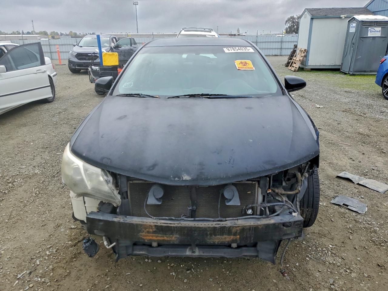 2014 TOYOTA CAMRY L photo 5
