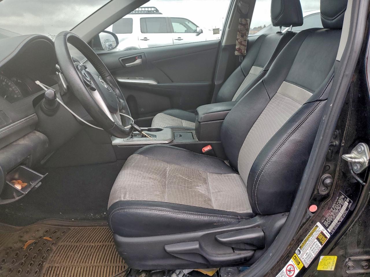 2014 TOYOTA CAMRY L photo 7