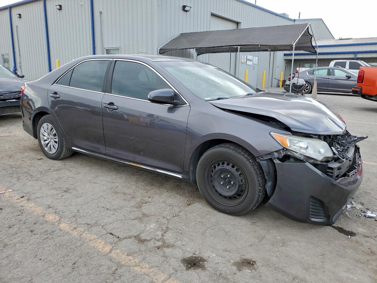 2014 TOYOTA CAMRY L photo 4