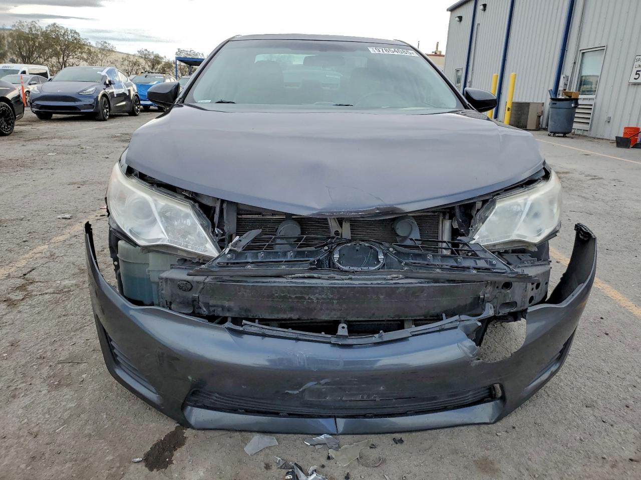 2014 TOYOTA CAMRY L photo 5