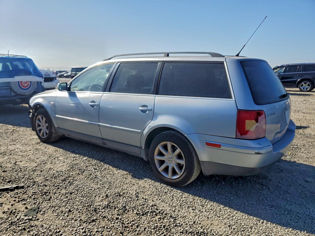 2004 VOLKSWAGEN PASSAT GLS photo 2