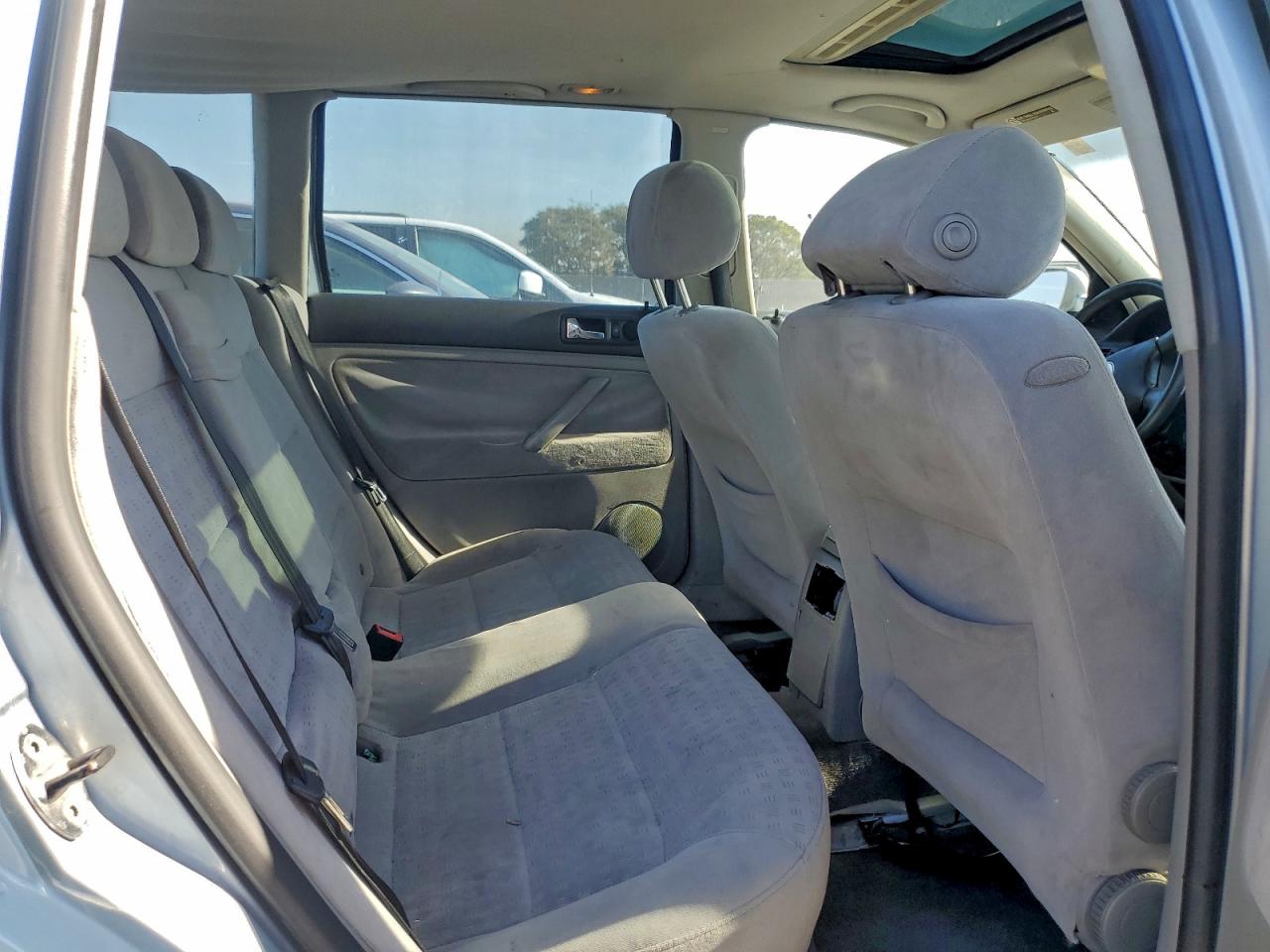 2004 VOLKSWAGEN PASSAT GLS photo 10