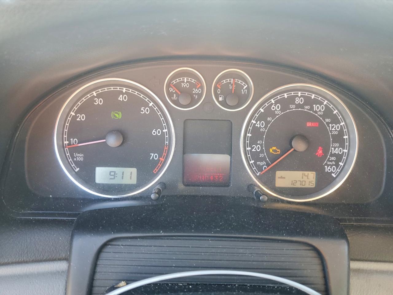 2004 VOLKSWAGEN PASSAT GLS photo 9