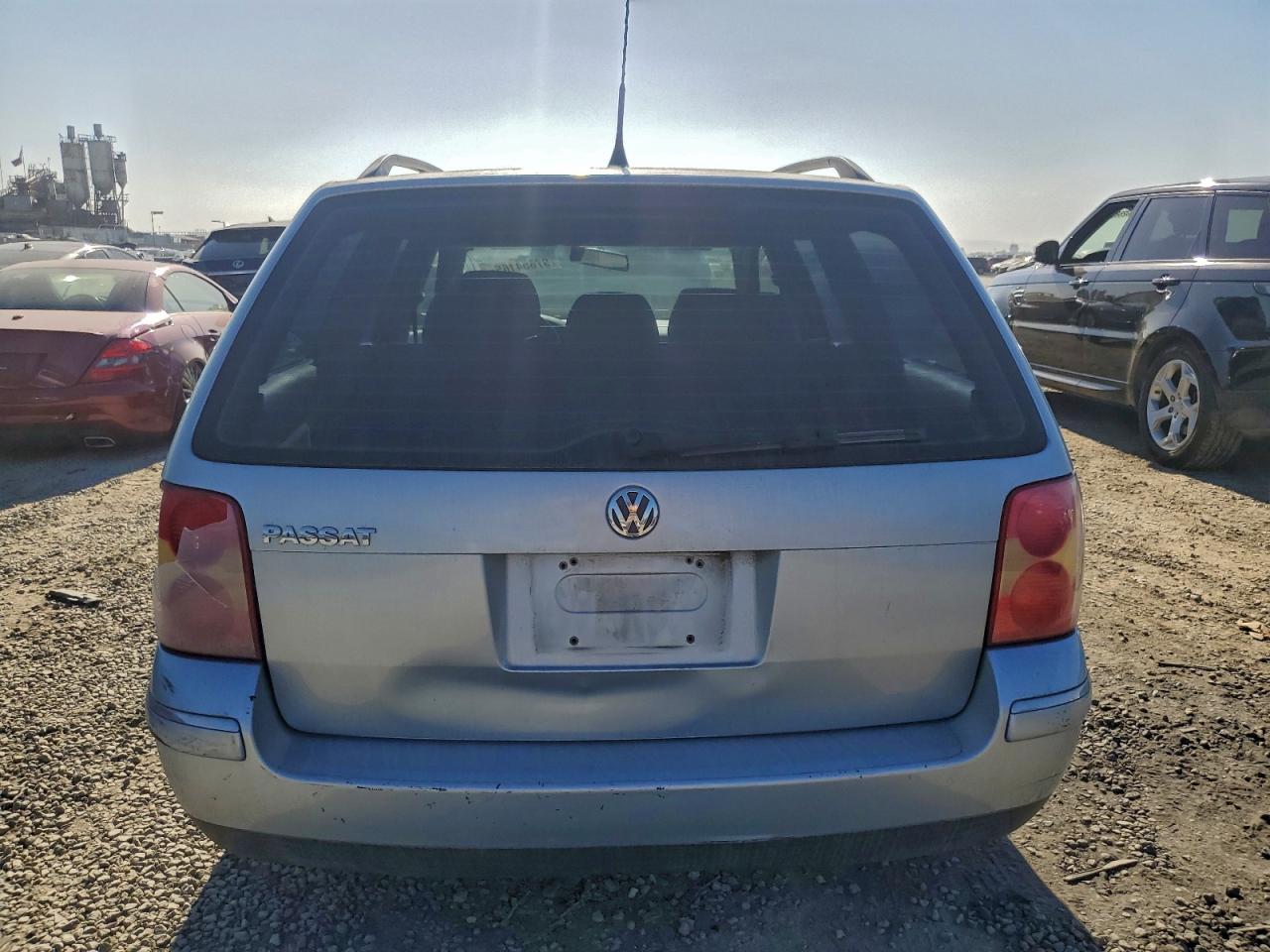 2004 VOLKSWAGEN PASSAT GLS photo 6