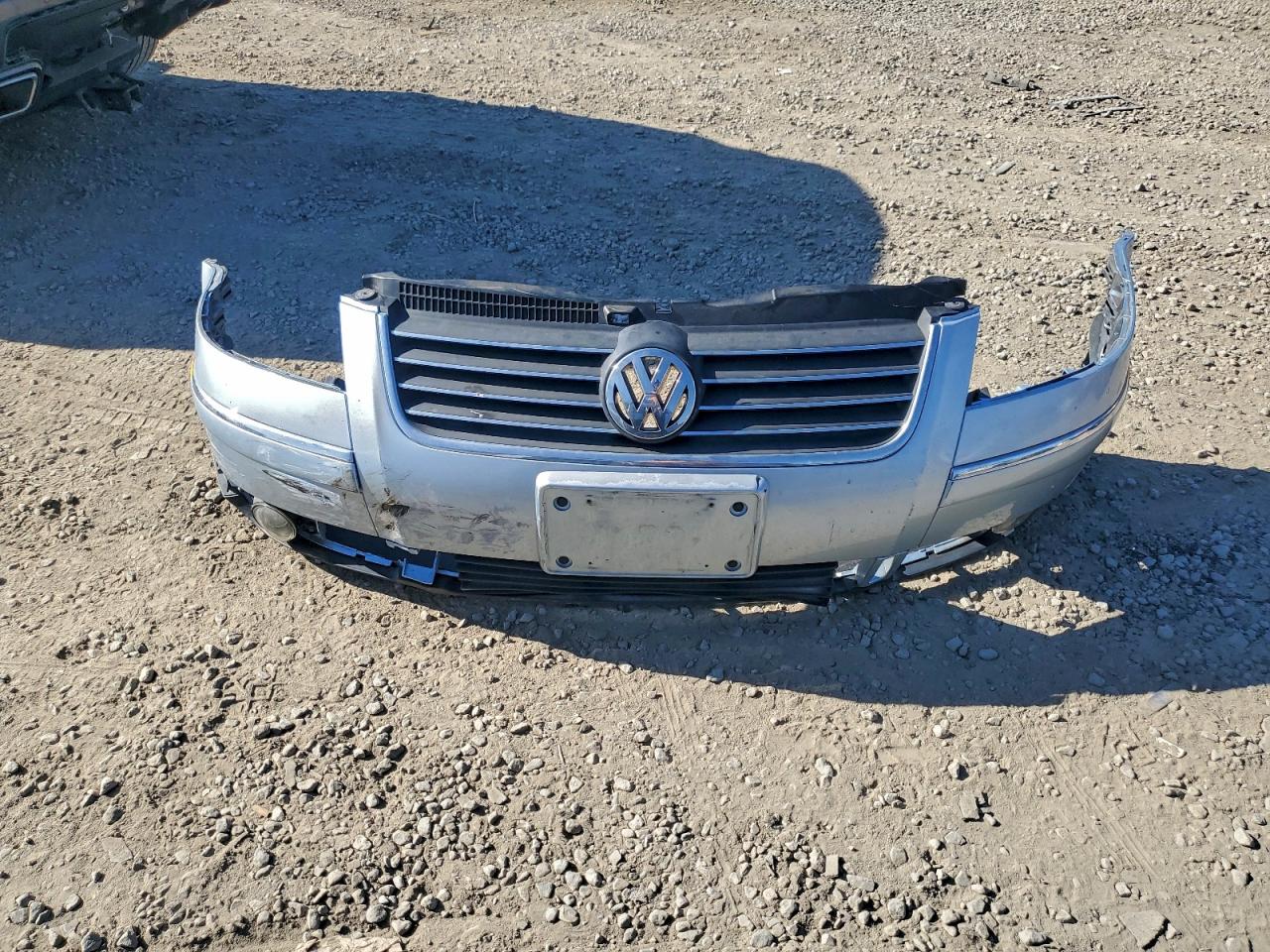 2004 VOLKSWAGEN PASSAT GLS photo 12