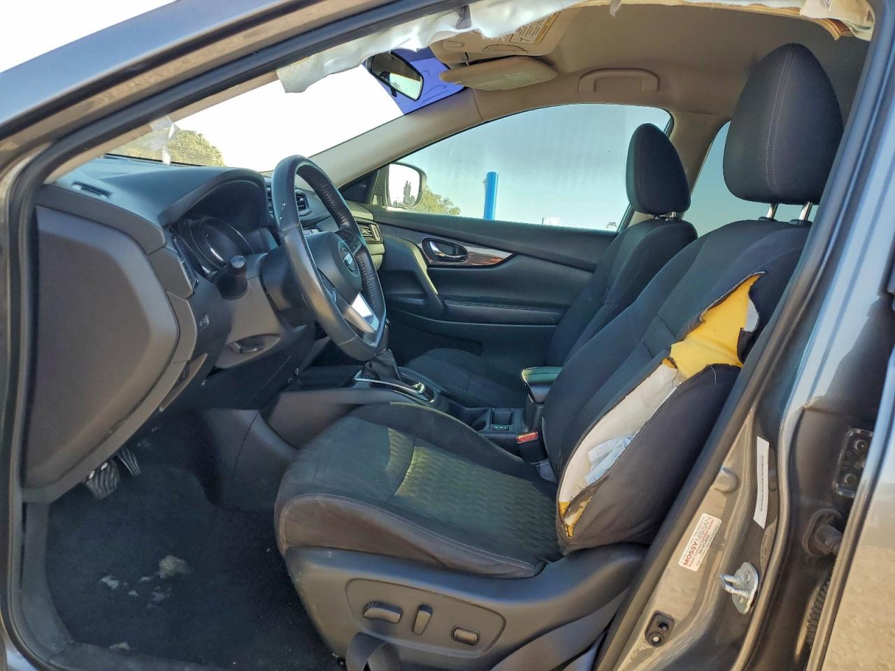 2017 NISSAN ROGUE SV photo 13
