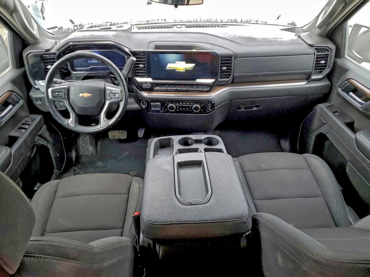 2025 CHEVROLET SILVERADO C1500 LT photo 8