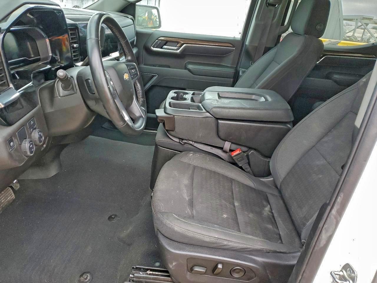 2025 CHEVROLET SILVERADO C1500 LT photo 7