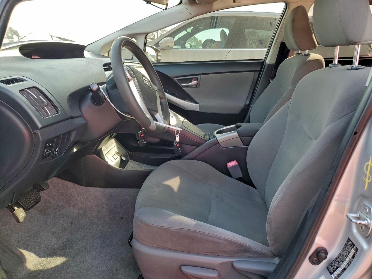 2013 TOYOTA PRIUS photo 7