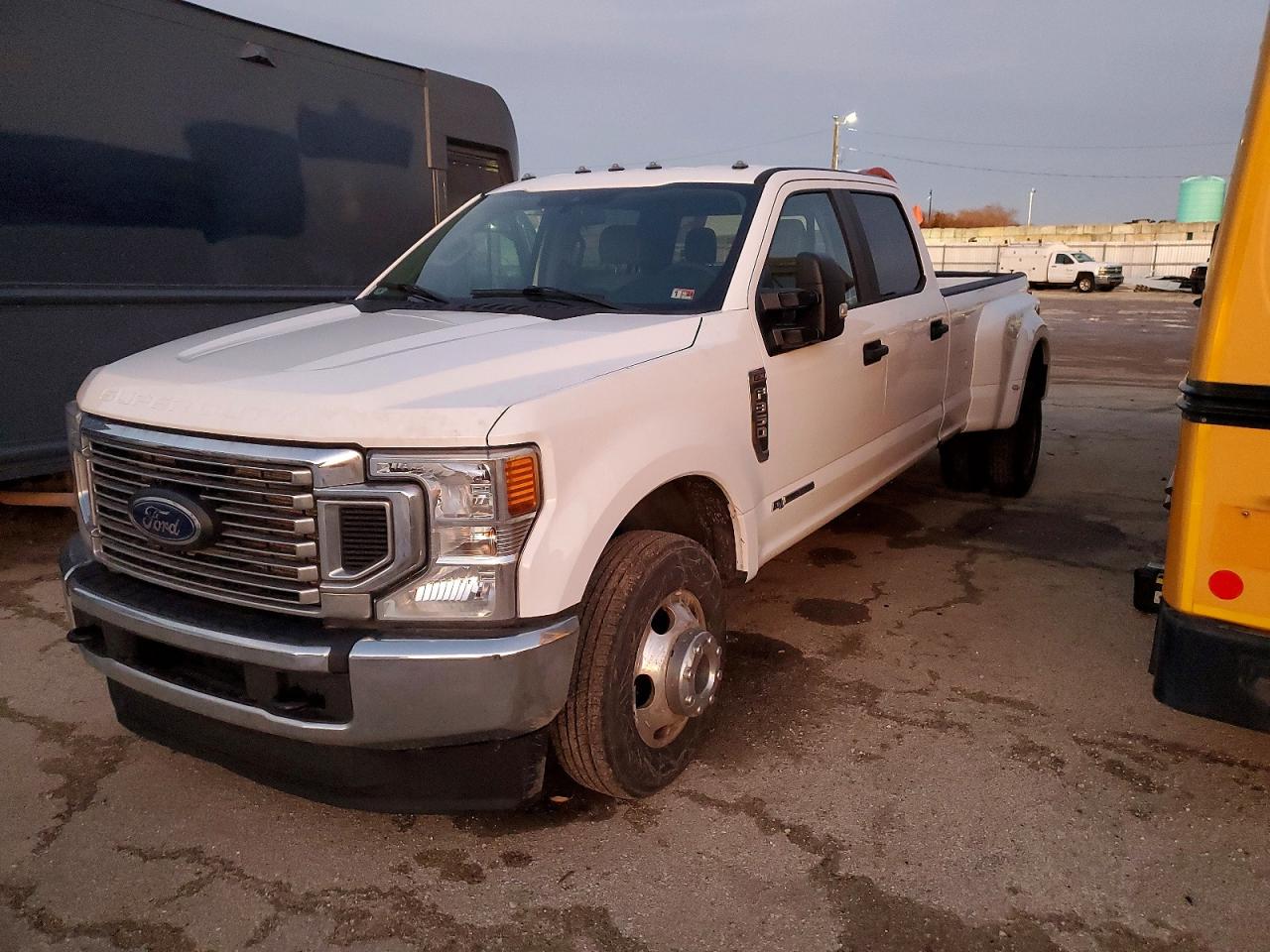 2022 FORD F350