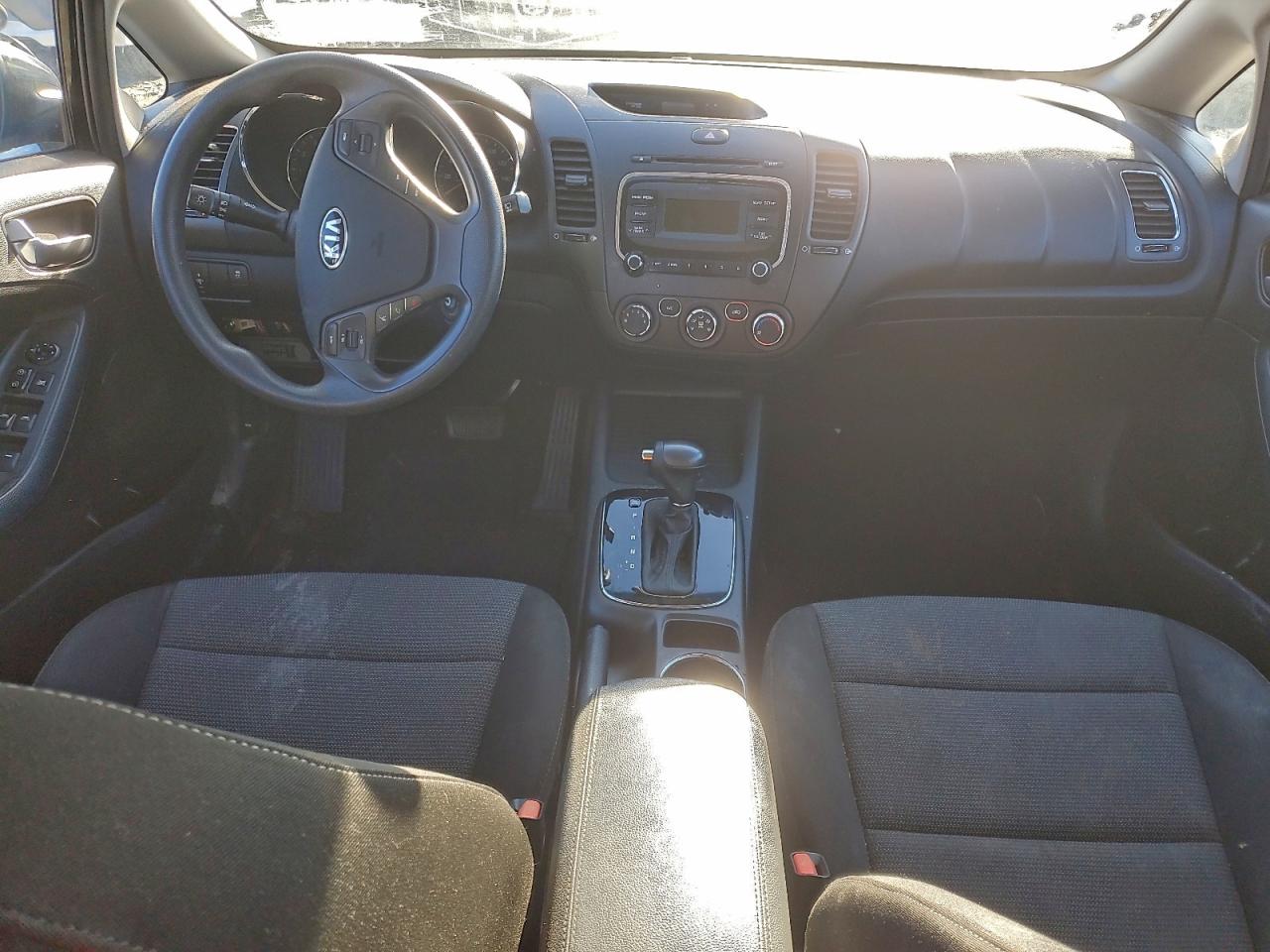 2017 KIA FORTE LX photo 8