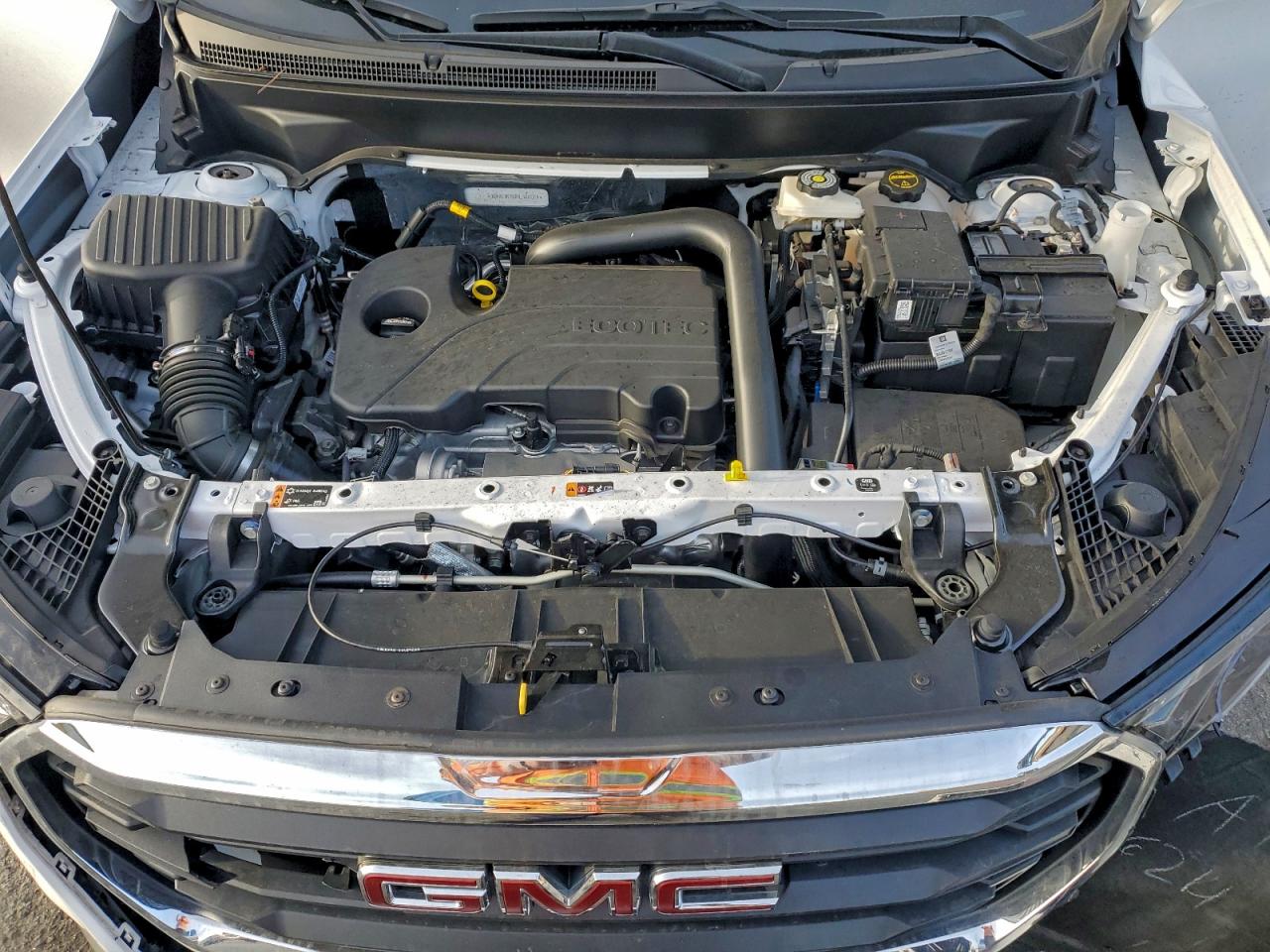 2024 GMC TERRAIN SLE photo 23