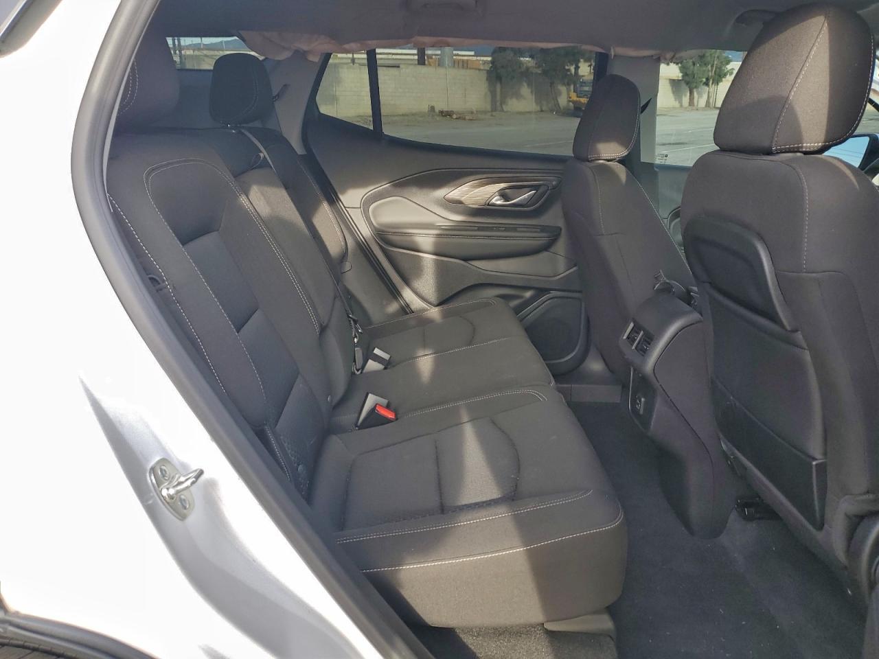 2024 GMC TERRAIN SLE photo 21