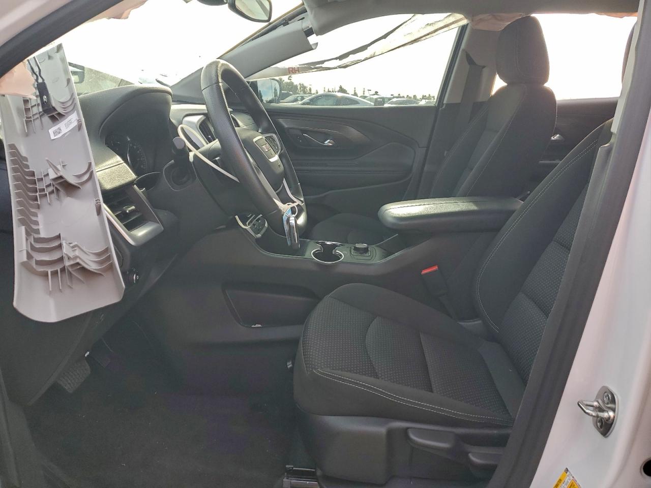 2024 GMC TERRAIN SLE photo 13
