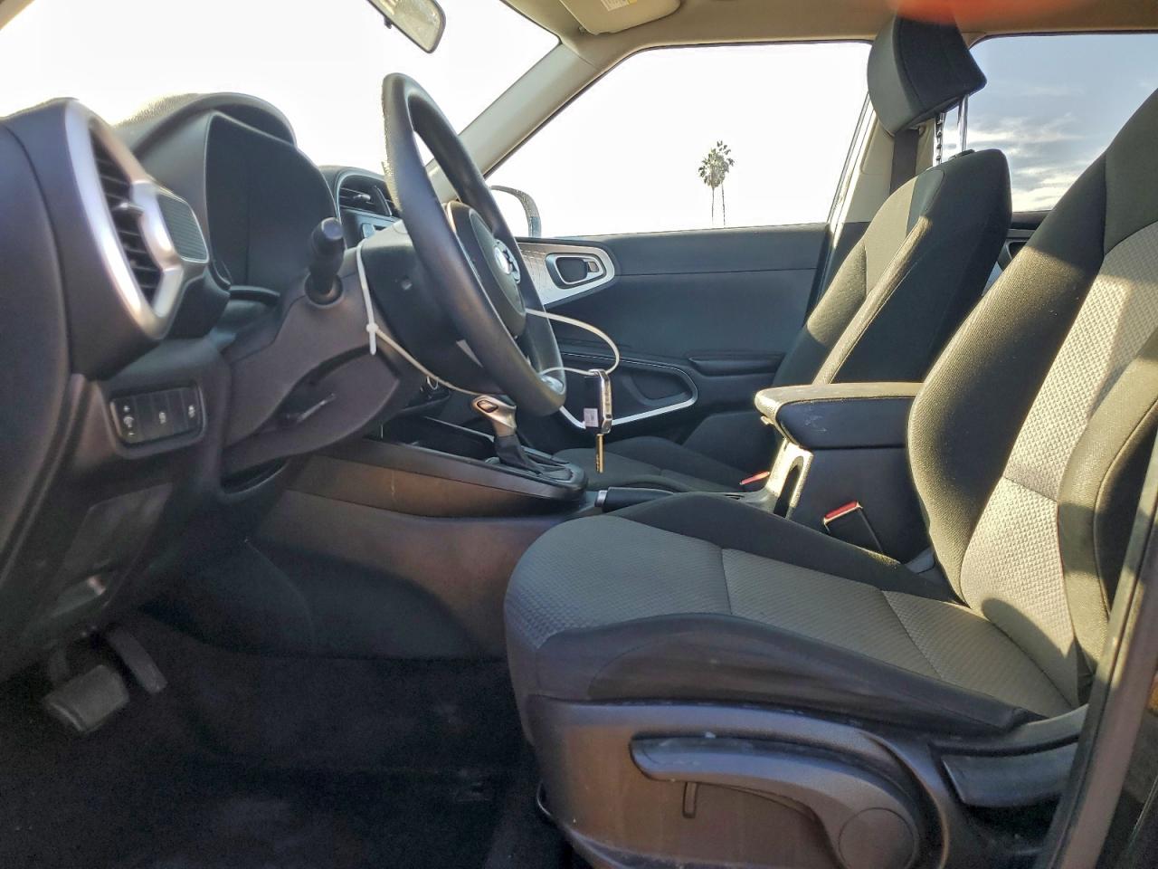 2020 KIA SOUL LX photo 7