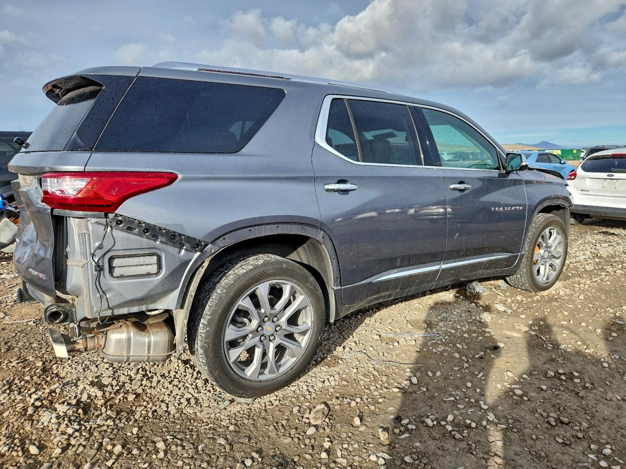 2020 CHEVROLET TRAVERSE PREMIER photo 3