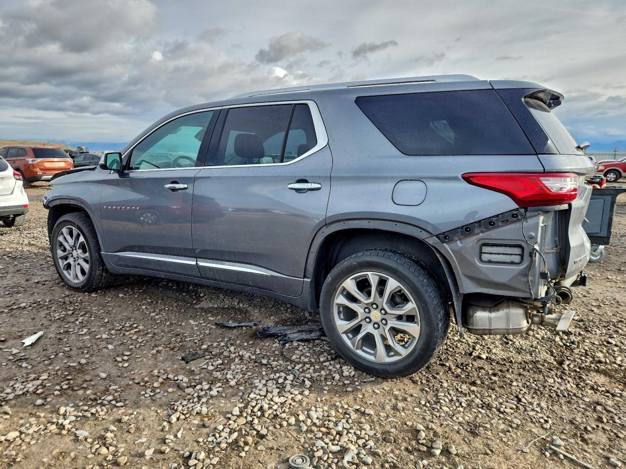2020 CHEVROLET TRAVERSE PREMIER photo 2