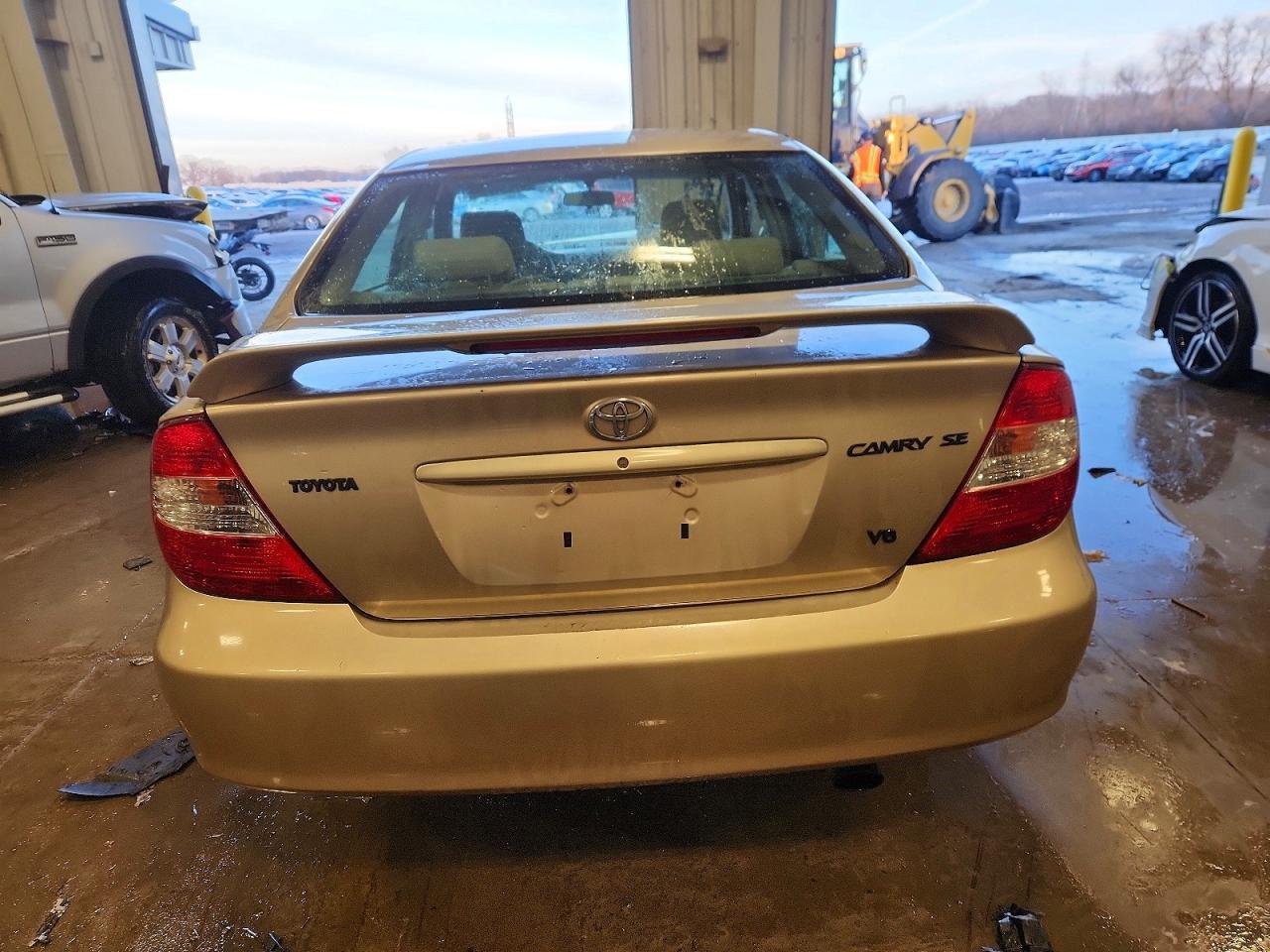 2002 TOYOTA CAMRY LE photo 6