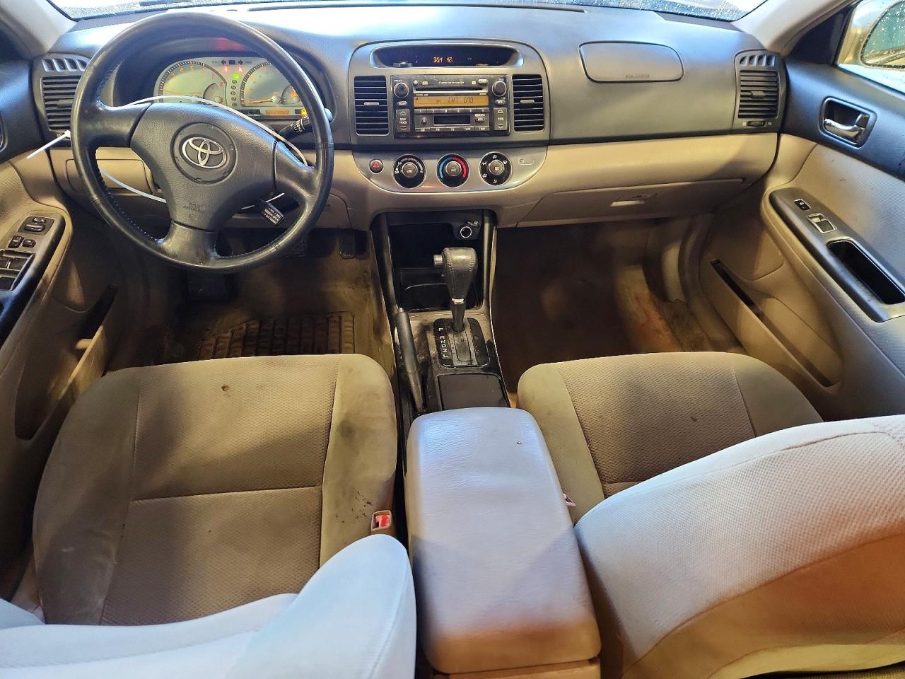 2002 TOYOTA CAMRY LE photo 8