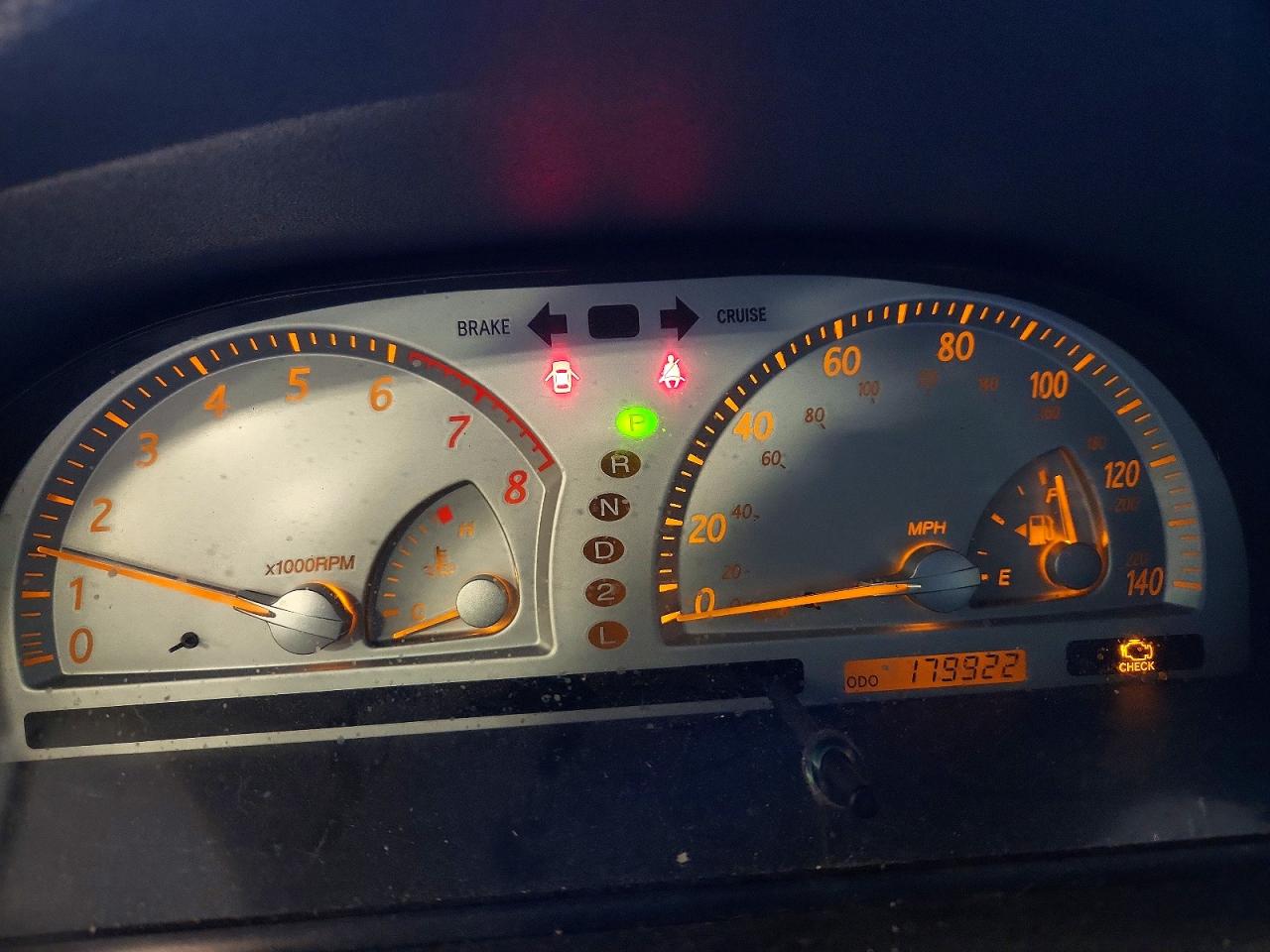 2002 TOYOTA CAMRY LE photo 9
