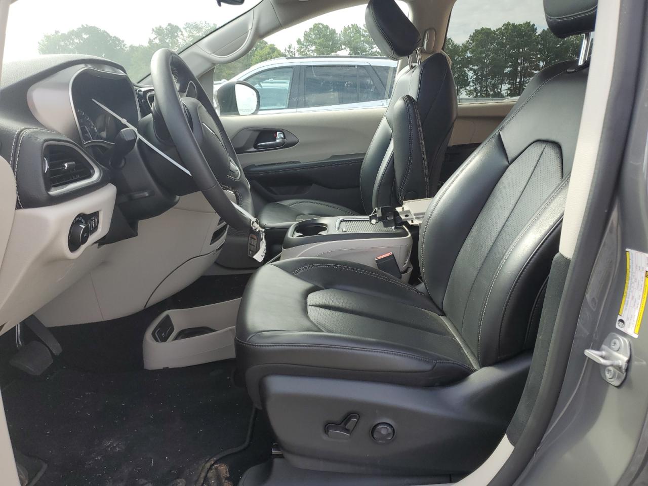 2023 CHRYSLER PACIFICA TOURING L photo 7