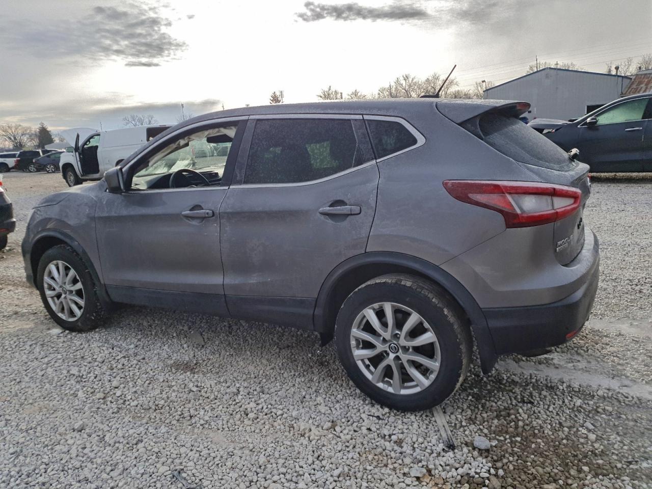 2020 NISSAN ROGUE SPORT S photo 2