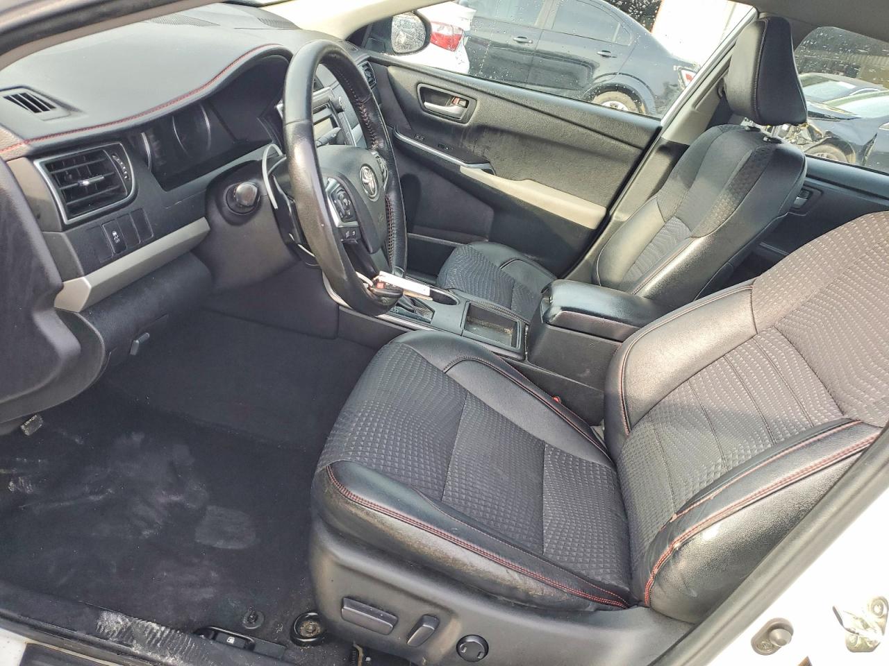 2015 TOYOTA CAMRY LE photo 7