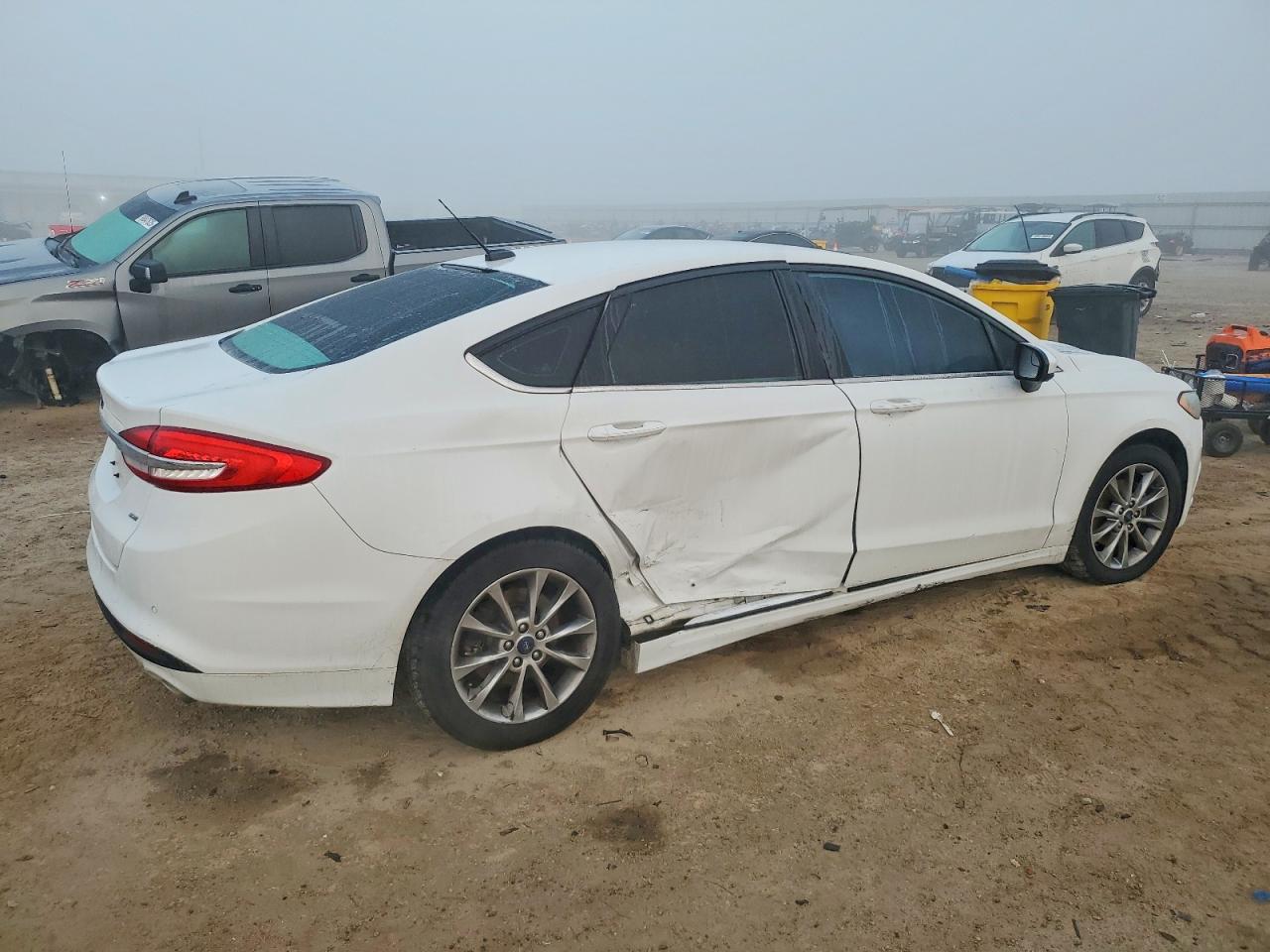 2017 FORD FUSION SE photo 3