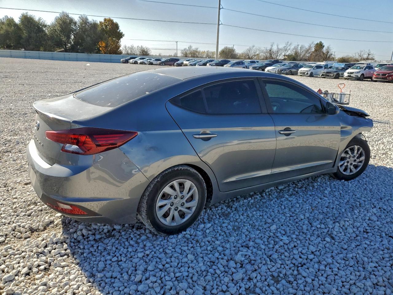 2019 HYUNDAI ELANTRA SE photo 3