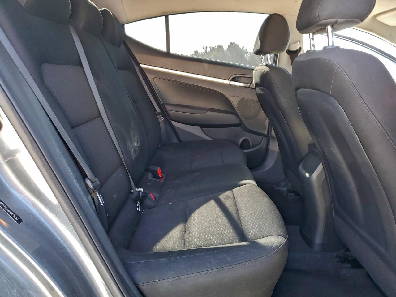 2019 HYUNDAI ELANTRA SE photo 10