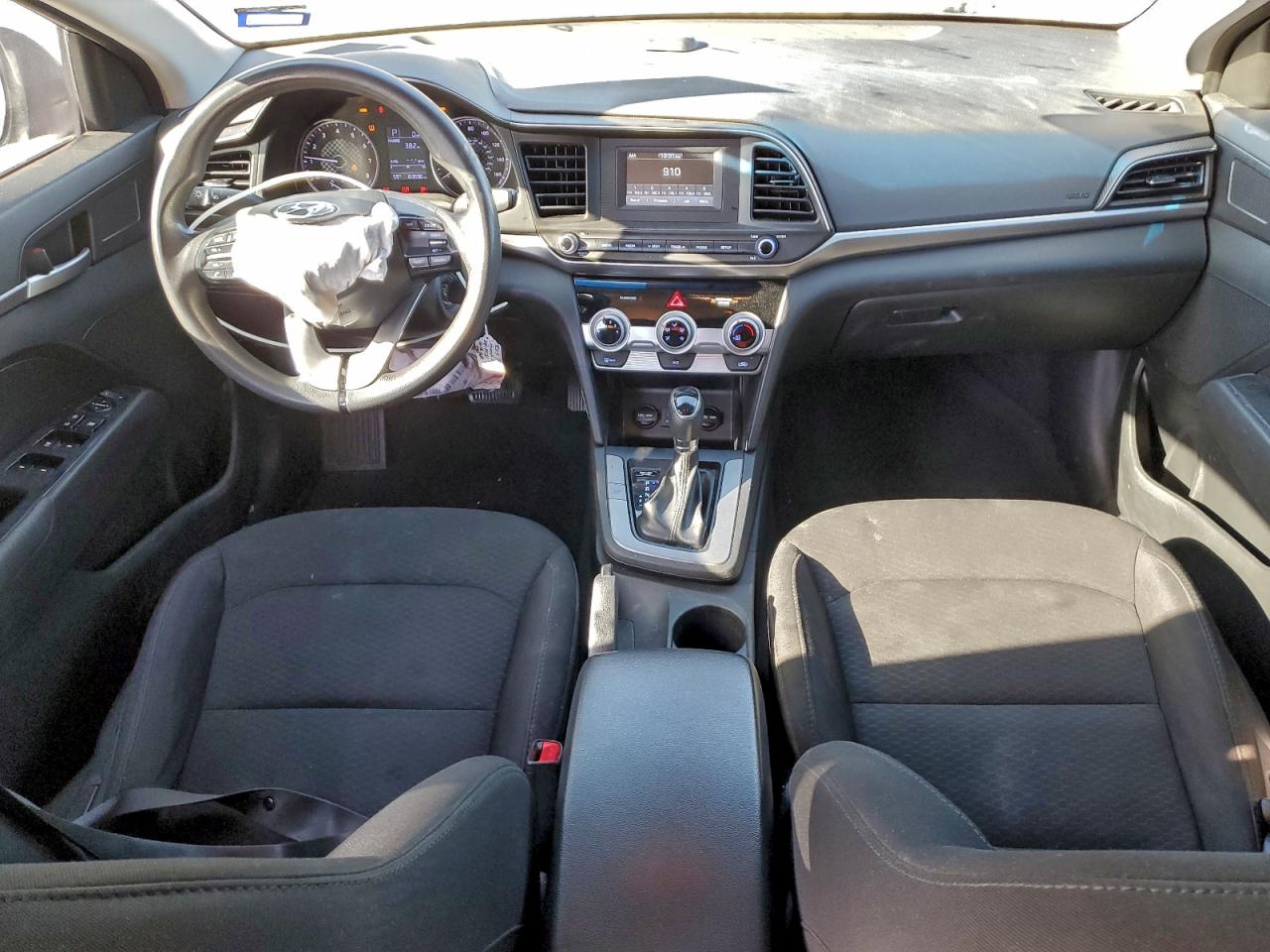 2019 HYUNDAI ELANTRA SE photo 8