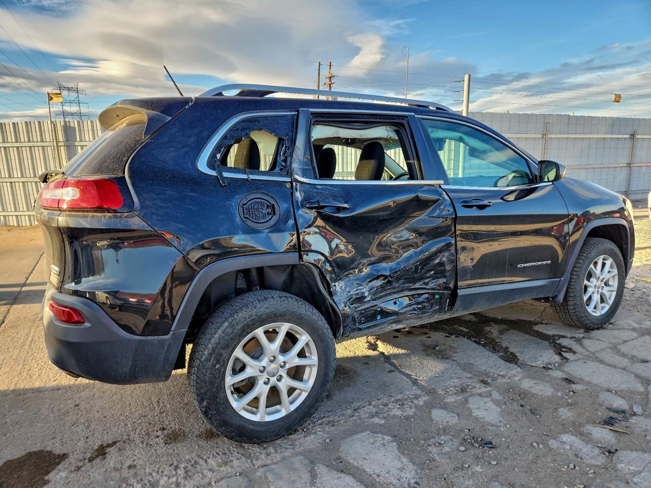 2014 JEEP CHEROKEE LATITUDE photo 3