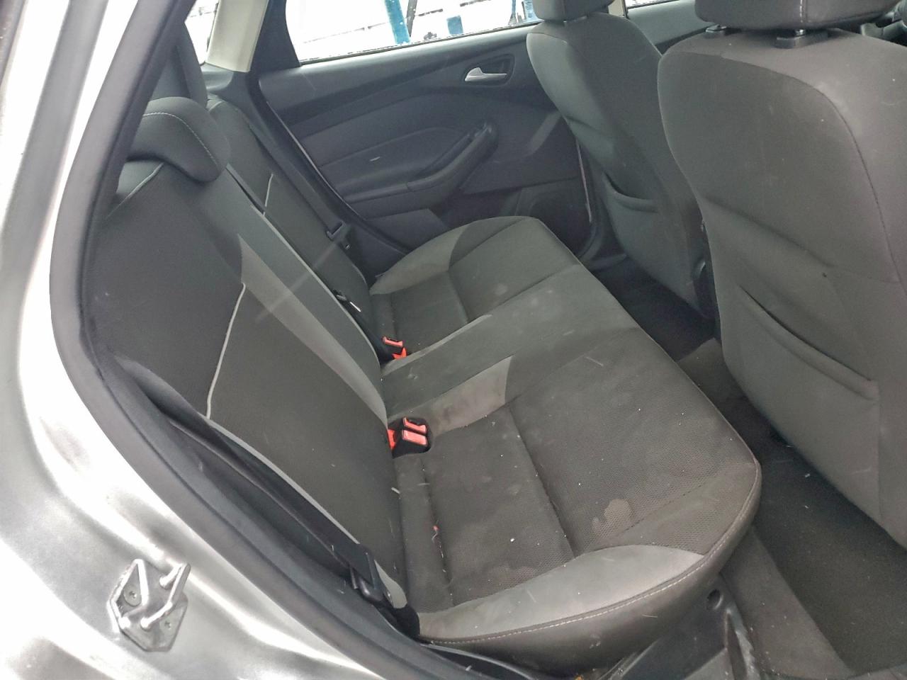2014 FORD FOCUS SE photo 19